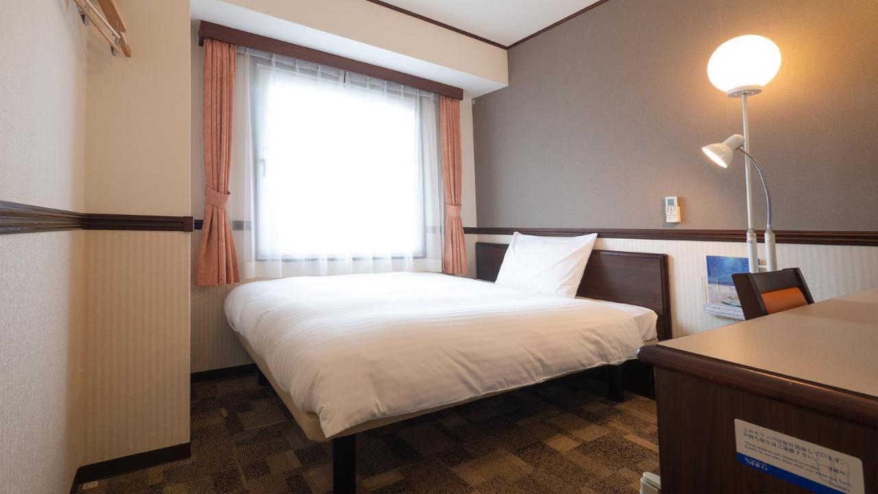 Toyoko Inn Shin-Osaka Chuo-Guchi Honkan מראה חיצוני תמונה